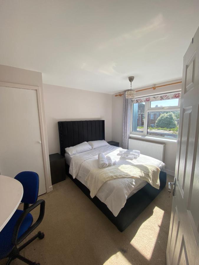19 Shrewsbury Walk Apartment Isleworth Exterior photo